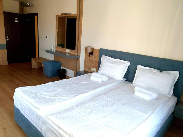 Eco Hotel Momata Kolarovo Værelse billede