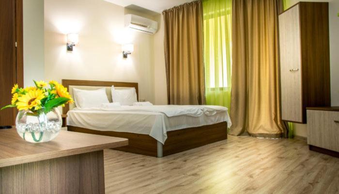 Eco Hotel Momata Kolarovo Eksteriør billede